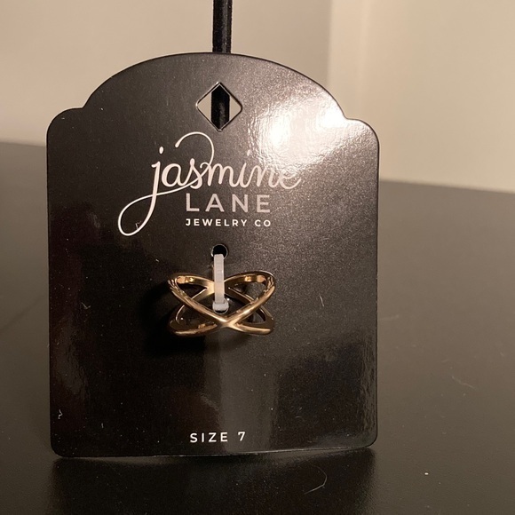 Jasmine Lane Gold Ring Size 7